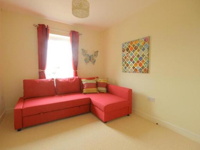 Flat for rent in South Lane, West Yorkshire