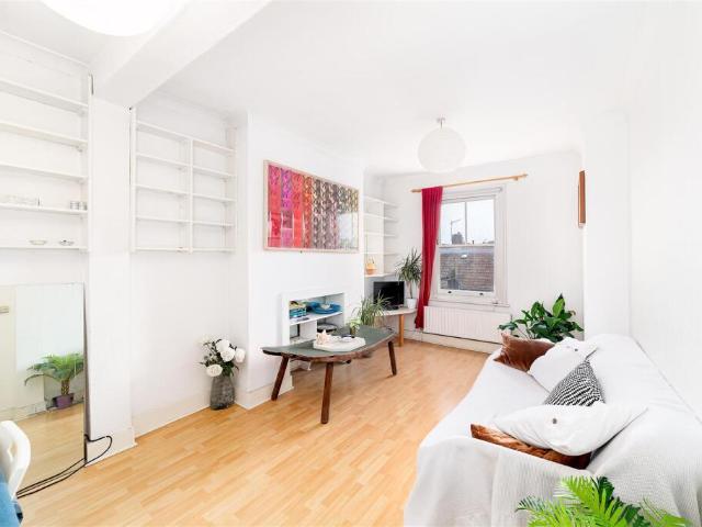 Flat for rent in The Rise, Isle Of Man