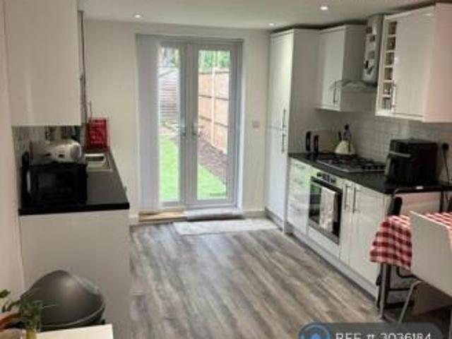 Flat for rent in Cat Hill