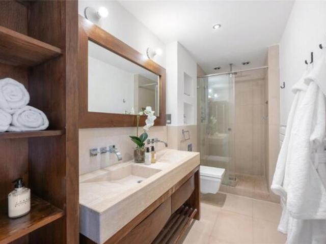 Flat for rent in Cat Hill