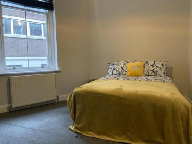 Flat for rent in Calderstones