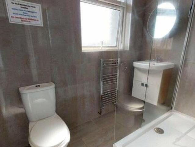 House for rent in Follaton, Strode