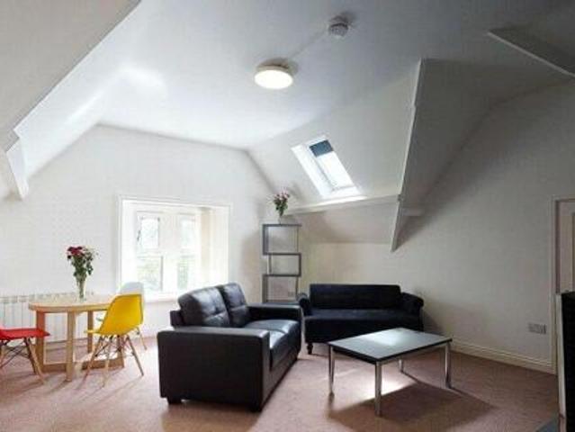 House for rent in Follaton, Strode