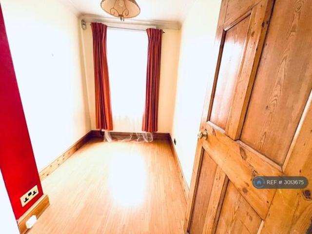 Flat for rent in Cat Hill
