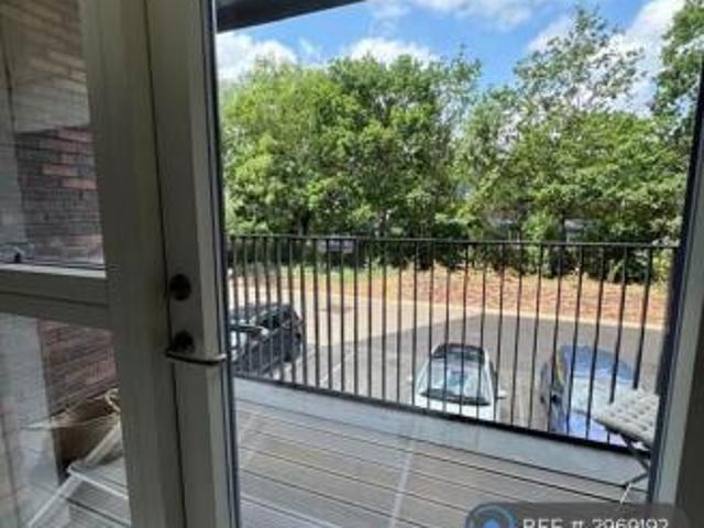 Flat for rent in Cat Hill