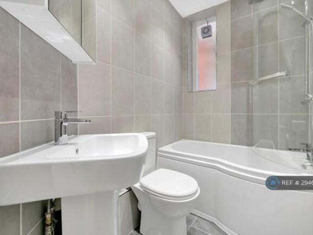 Flat for rent in Cat Hill