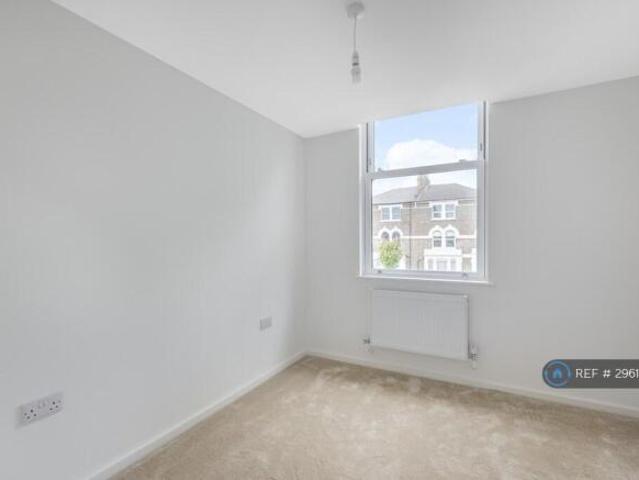 Flat for rent in Cat Hill