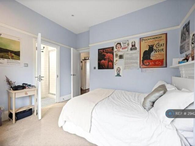 Flat for rent in Cat Hill