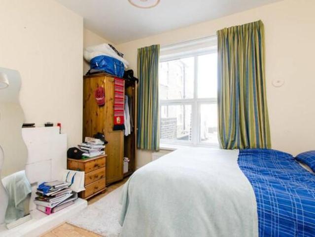 Flat for rent in Cat Hill