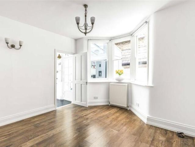Flat for rent in Fulham, Greater London