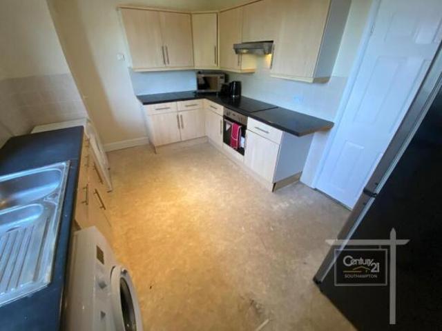 Flat for rent in Bassett, Southampton