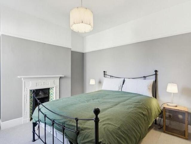 Flat for rent in Cat Hill, England