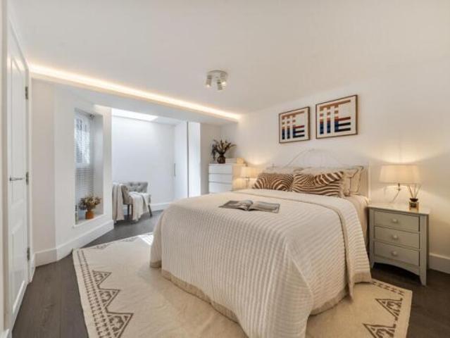 Flat for rent in Cat Hill