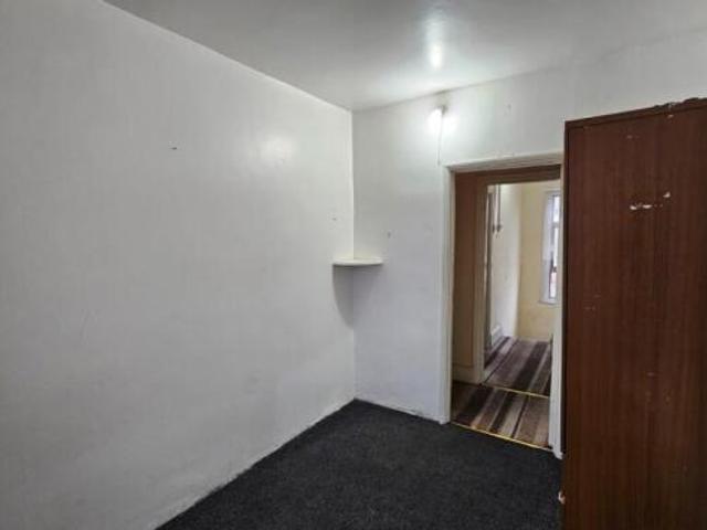 Flat for rent in Little Ilford, Greater London