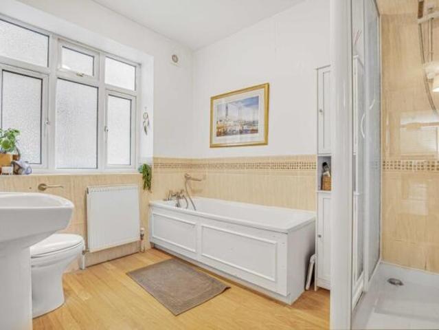 Flat for rent in Cat Hill