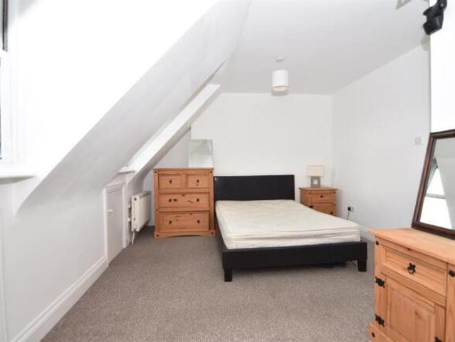 Flat for rent in Cat Hill