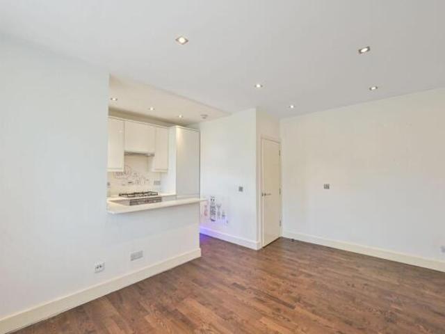 Flat for rent in Hendon, Greater London