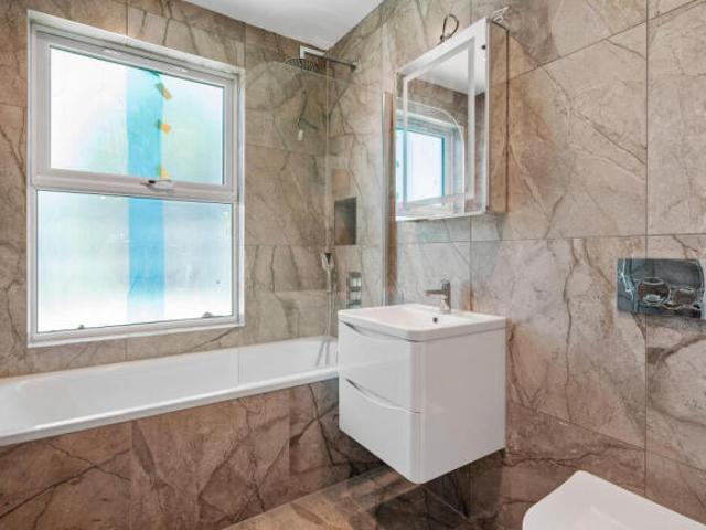 Flat for rent in Cat Hill
