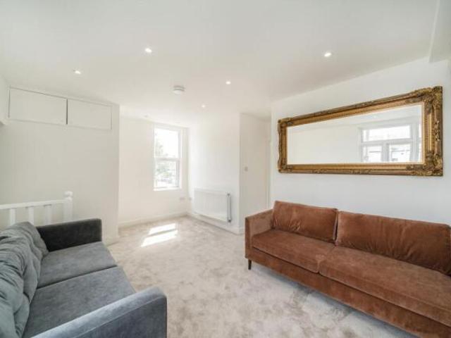 Flat for rent in Tooting Graveney, Isle Of Man