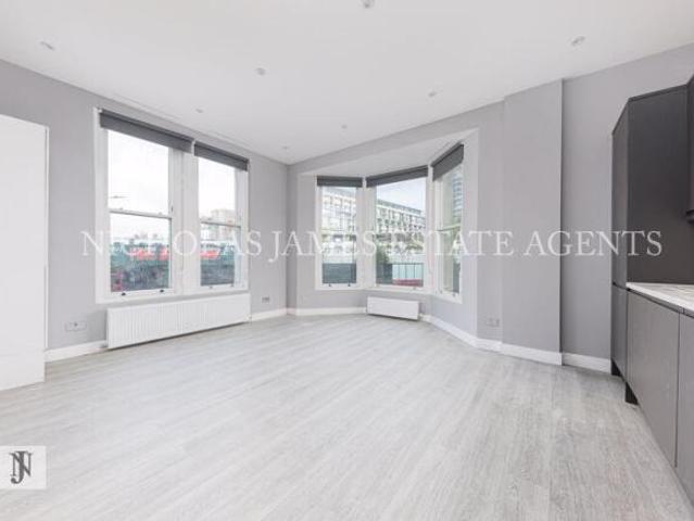 Flat for rent in Cat Hill, England