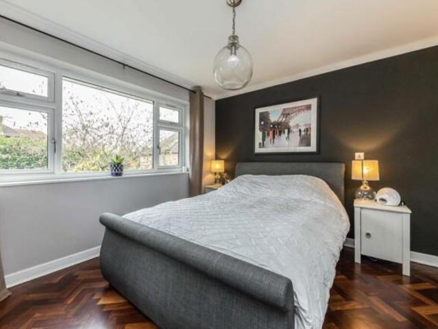 Flat for rent in Teddington, Greater London
