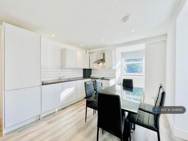 Flat for rent in Cat Hill