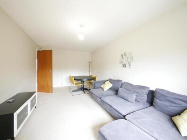 Flat for rent in Newington, Scotland