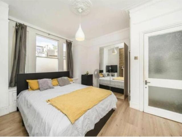 Flat for rent in Chiswick, Greater London