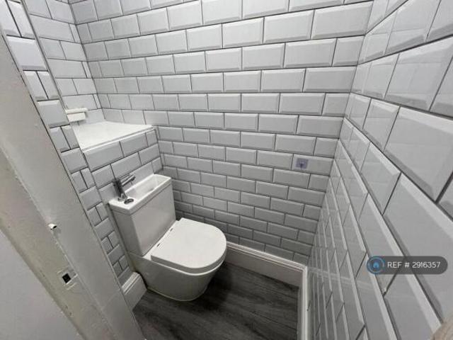 Flat for rent in Cat Hill
