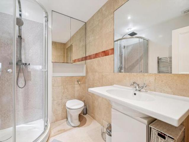 Flat for rent in Cat Hill