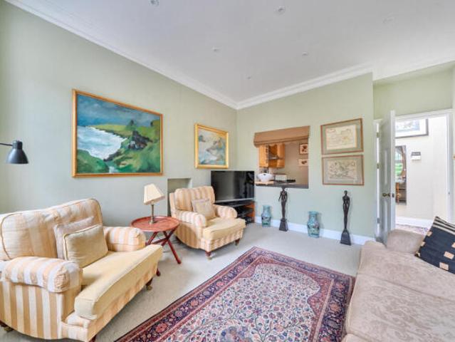 Flat for rent in Cat Hill