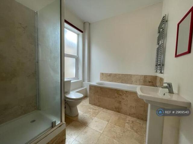 Flat for rent in Cat Hill