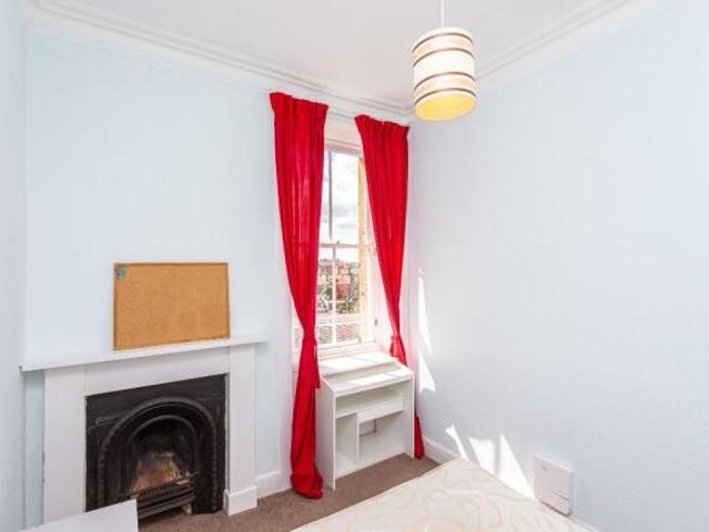 Flat for rent in Newington, Scotland