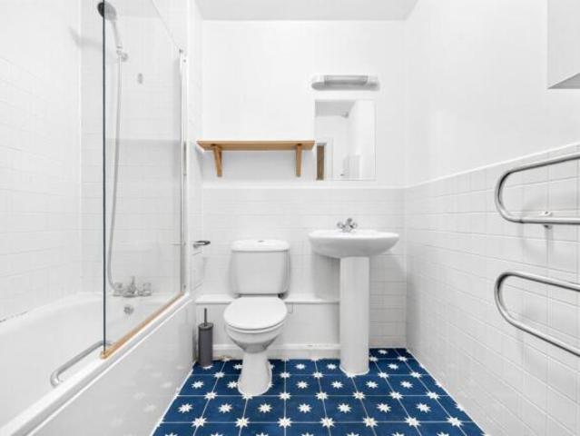 Flat for rent in Highbury, Greater London