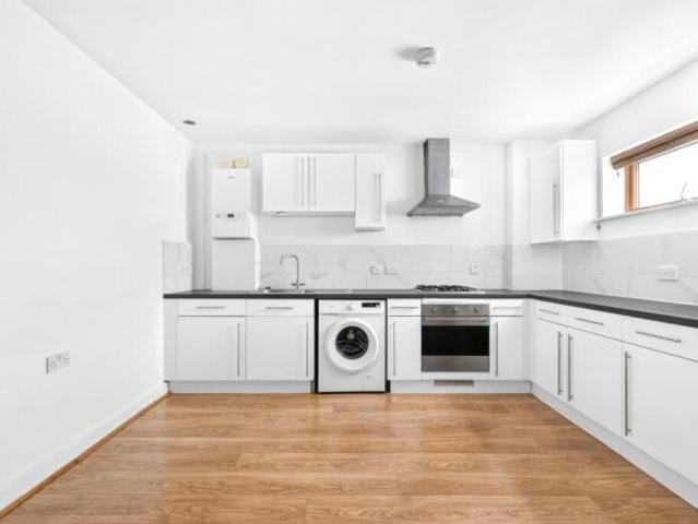 Flat for rent in Highbury, Greater London