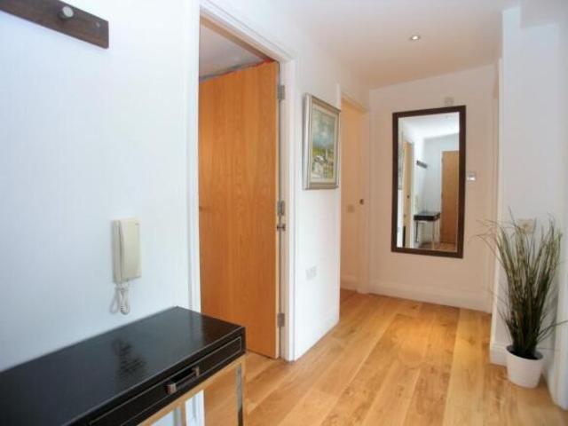 Flat for rent in Cat Hill