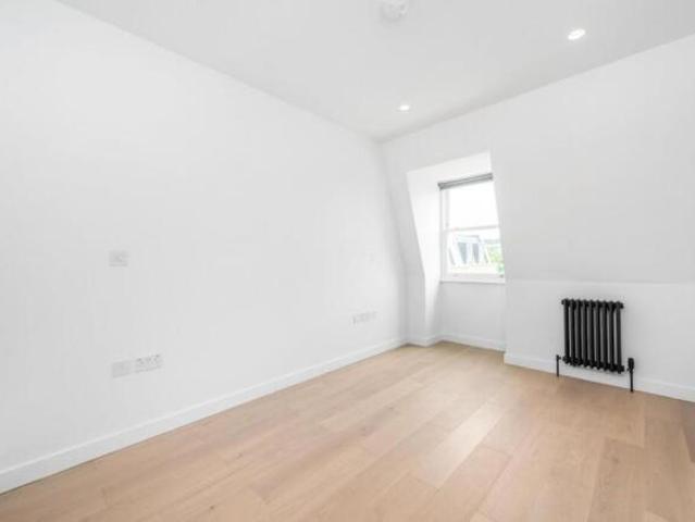 Flat for rent in Cat Hill