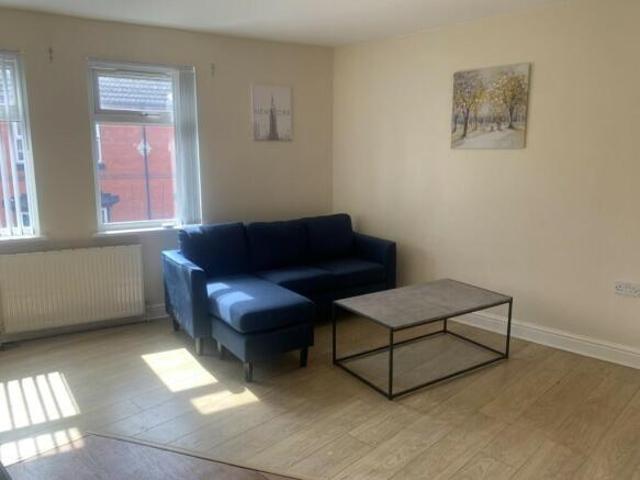 Flat for rent in Calderstones