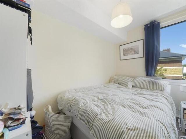 Flat for rent in St Albans, Five Acres