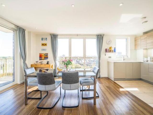 Flat for rent in Acton, Greater London
