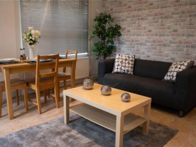 Flat for rent in Cat Hill
