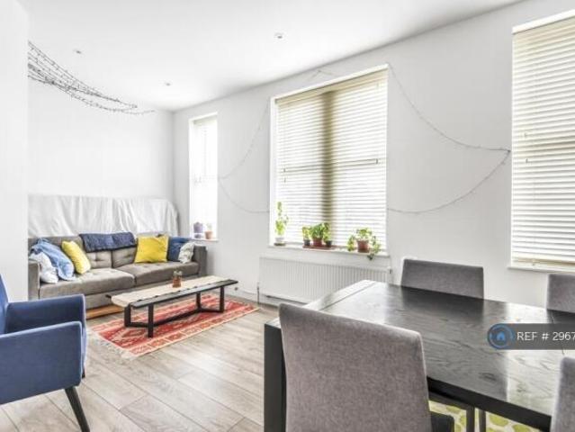 Flat for rent in Cat Hill