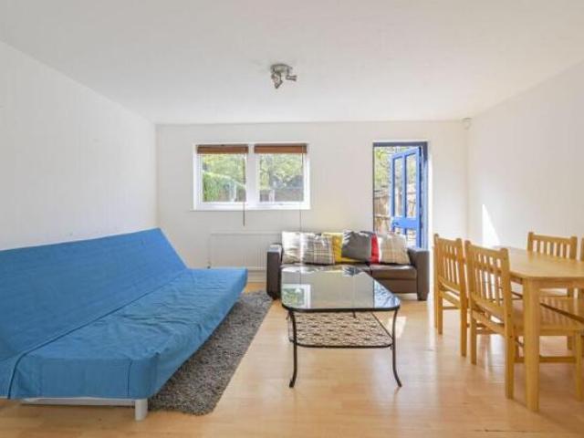 Flat for rent in Clippers Quay, Isle Of Dogs