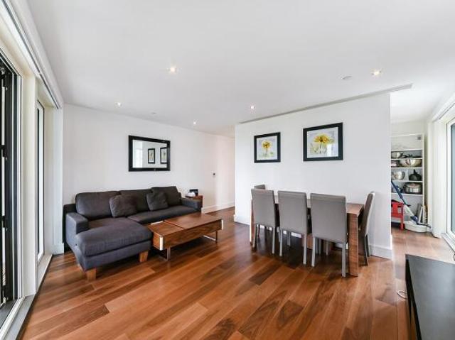 Flat for rent in Isle Of Dogs, Greater London