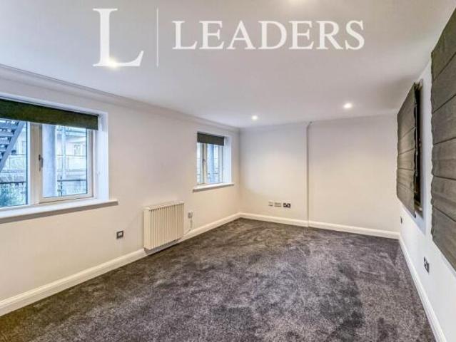 Flat for rent in Poole