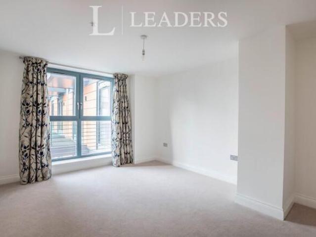 Flat for rent in Oad Street, Kent