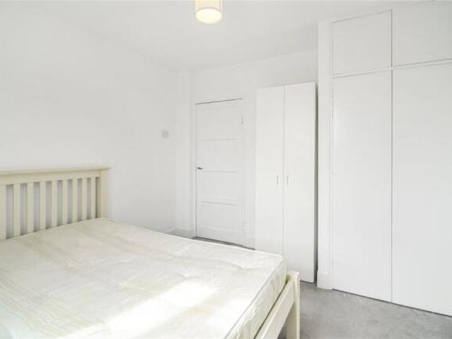 Flat for rent in Cat Hill