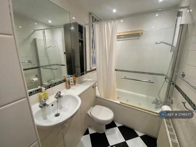 Flat for rent in Cat Hill