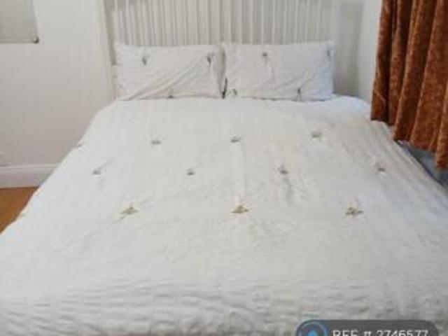 Flat for rent in Cat Hill