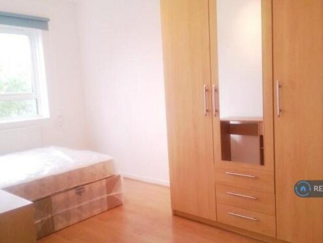Flat for rent in Cat Hill